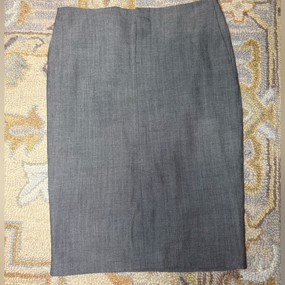 Banana Republic Classic Gray Pencil Skirt 95% wool 5% spandex